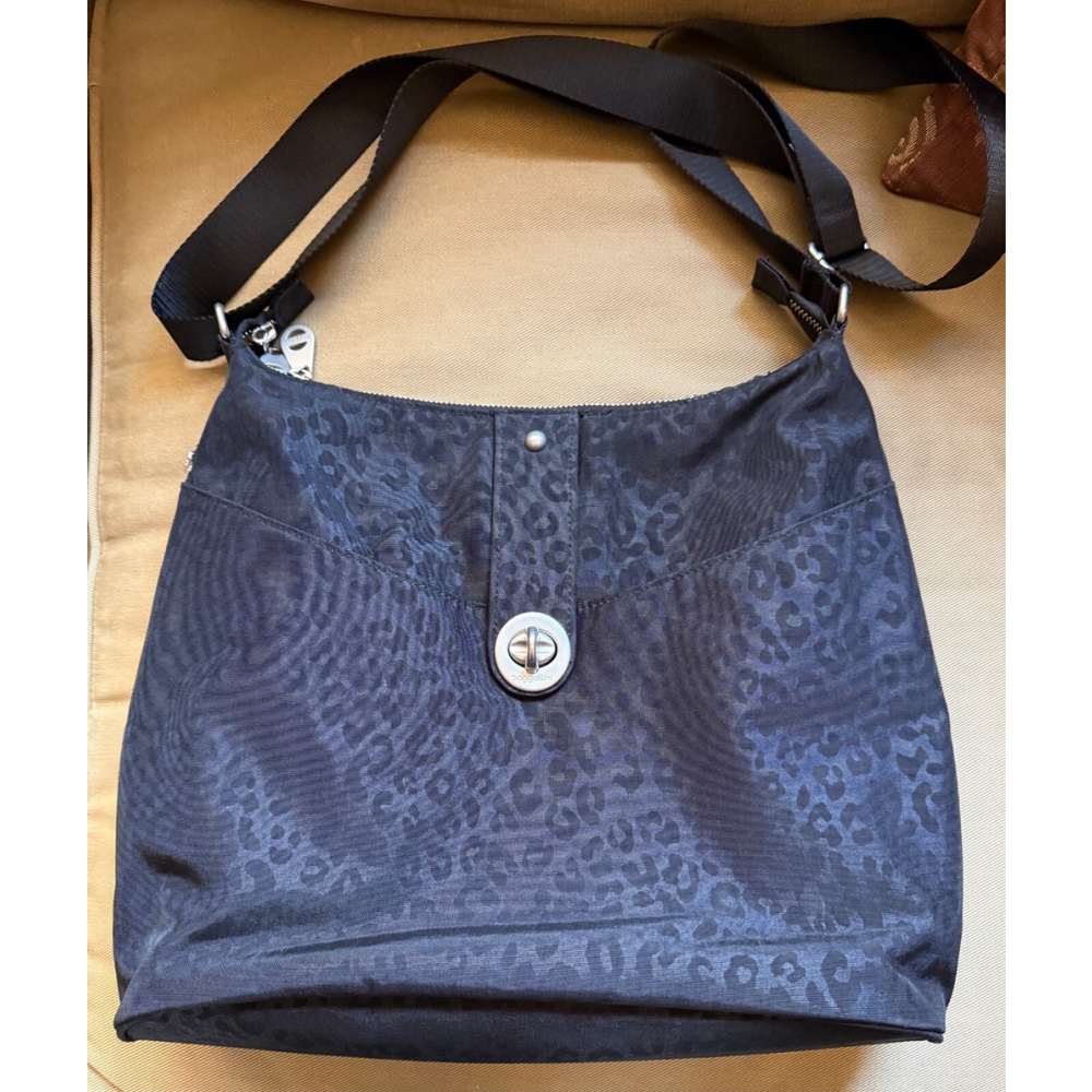 Baggallini Helsinki Black Travel Bag w/ Leopard Print